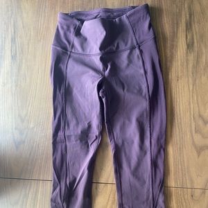Lululemon deep purple cropped leggings - size 6
